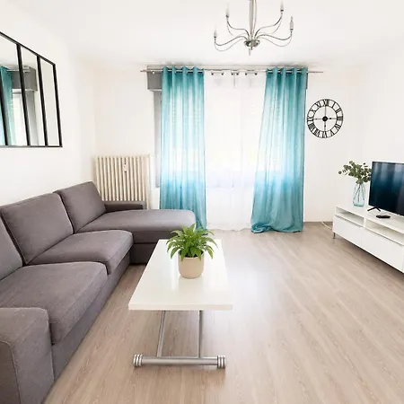 M079 Joli T4 A Apartment *
